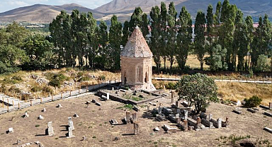 Tarihi Selçuklu Mezarlığı'nda çalışmalar sürüyor