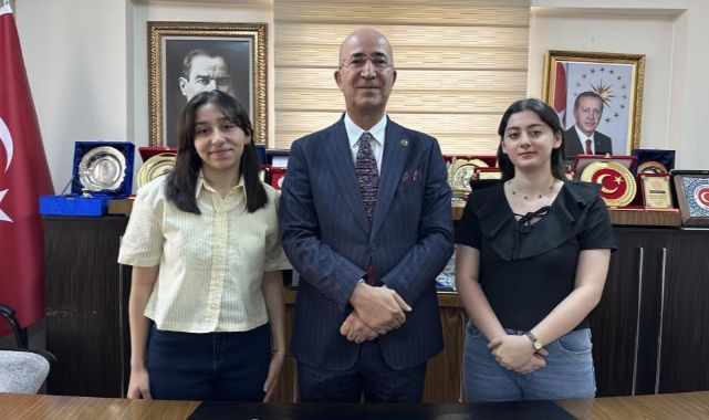 Üniversiteyi kazanan her öğrenciye 100 bin TL!