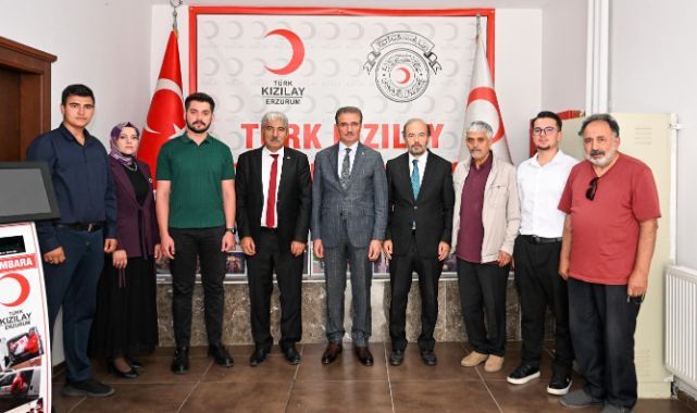 Vali Baruş, Türk Kızılay Erzurum Şubesi’ni ziyaret etti