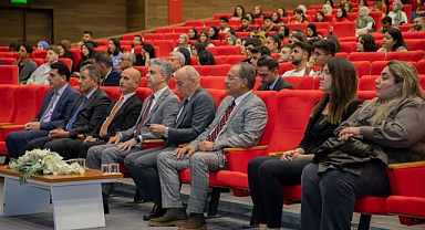 Yeni öğrencilere oryantasyon programı 
