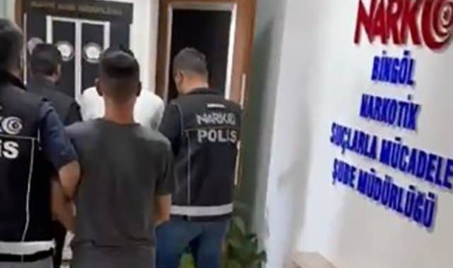 Zehir tacirleri polisten kaçamadı!