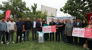 160 üreticiye 40 ton buğday tohumu dağıtıldı