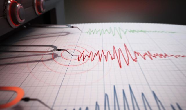 Türkiye beşik gibi! 17 dakika arayla üç deprem meydana geldi