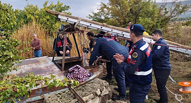 30 metrelik kuyuya düştü!