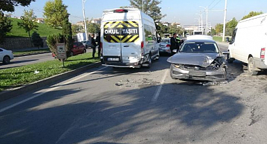6 aracın karıştığı kazada 3 kişi yaralandı