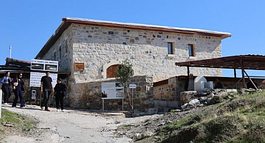 940 yıllık cami ibadete açıldı
