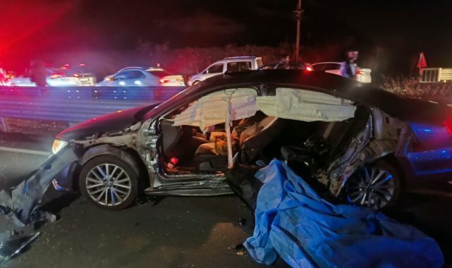 Bariyere çarpan otomobilde can pazarı!