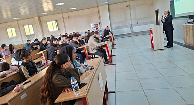 Başkan Güzel’den Cumhuriyet konferansı