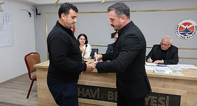 Bulduğu altını sahibine teslim eden belediye çalışanına ödül
