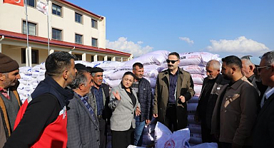 Çiftçinin yüzü güldü! Tonlarca buğday tohumu dağıtıldı