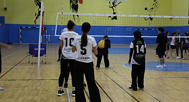 Çocuklar voleybolda hünerlerini sergiledi
