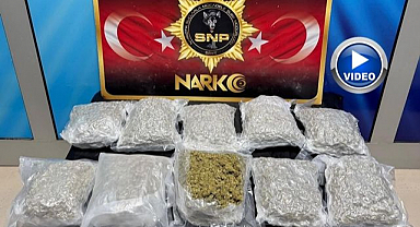Durdurulan araçtan çıkanlar şoke etti!