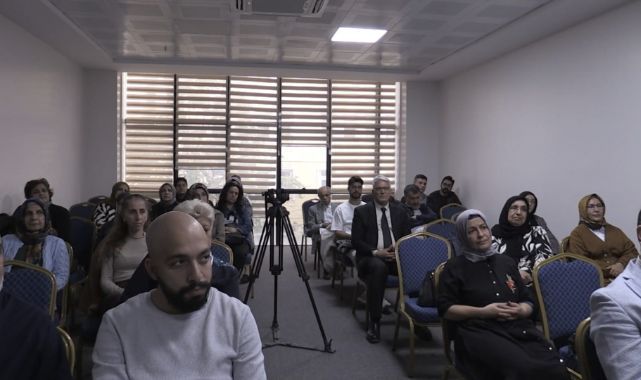 Edebiyat atölyesi eğitimleri sürüyor
