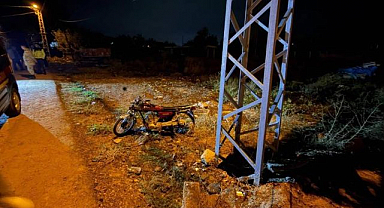 Elektrik direğine çarpan motosiklet sürücüsü hayatını kaybetti