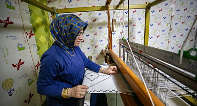 Erzurum'da 250 yıllık bez kadınların elinde yaşıyor