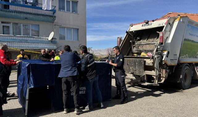 Erzurum'da feci kaza! Çöp kamyonunun altında can verdi