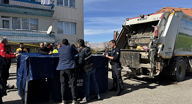 Erzurum’da feci kaza! Çöp kamyonunun altında can verdi