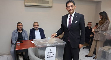 Erzurum Ticaret Borsası'nda Hakan Oral güven tazeledi