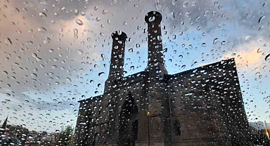 Erzurum ve çevresinde sağanak uyarısı!