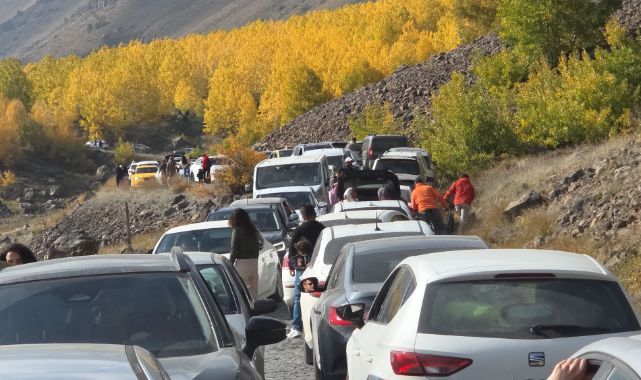 Eşsiz manzara izdihama dönüştü! Trafik durma noktasına geldi
