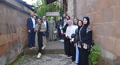 Genç kalemler tarihi mekanları gezdi