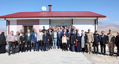 Hak sahipleri yeni AFAD konutlarına kavuştu
