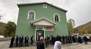 Hayırseverlerin desteğiyle yapılan cami ibadete açıldı