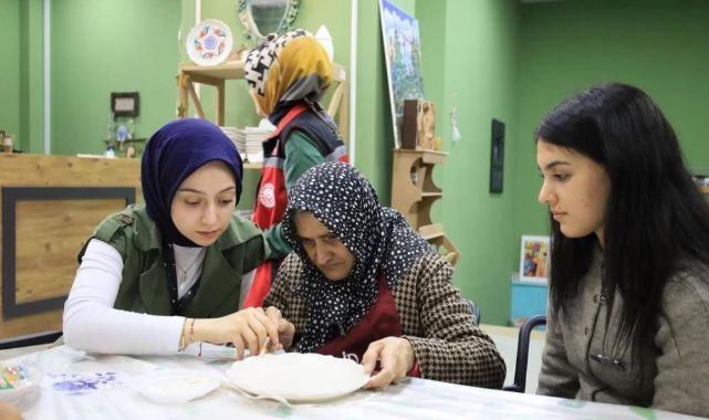 İki kuşak sanat etkinliğinde buluştu