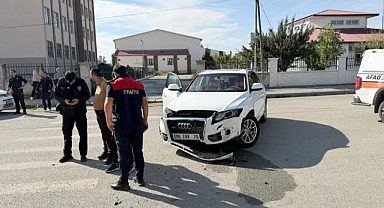 İki otomobilin karıştığı kazada sürücüler yaralı!