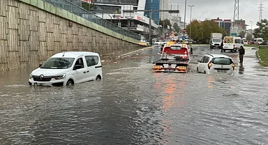 İstanbul'da felaket gecesi: 1 can kaybı, 2 bin 518 ihbar