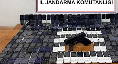 Kaçak cep telefonları ele geçirildi