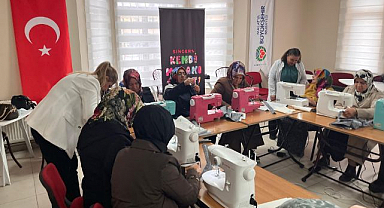 Kadınlar dikiş makinelerinin başına geçti