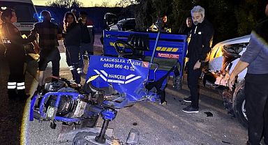 Kamyonet ile tarım aracı çarpıştı!