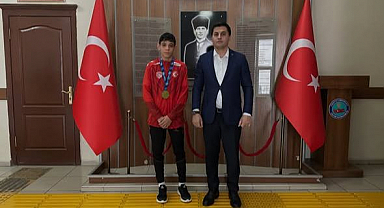 Kaymakamdan şampiyona tebrik