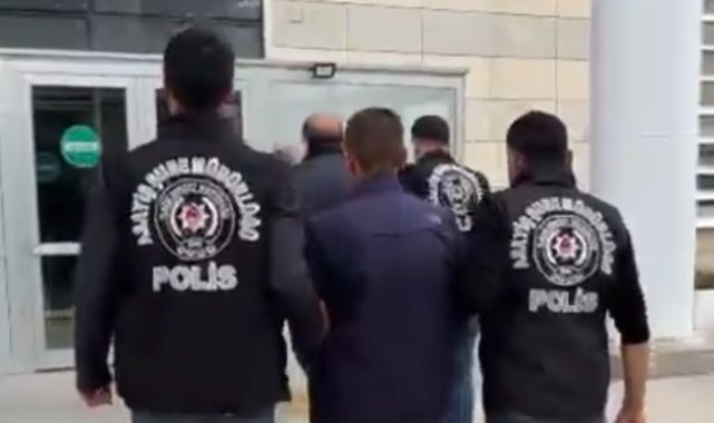 Kendilerini polis olarak tanıttılar yaşlı adamı tuzağa düşürdüler