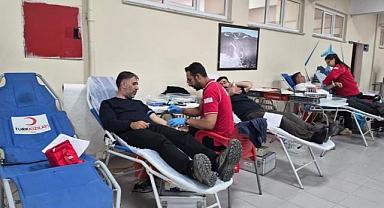 Kızılay’a kan bağışı desteği