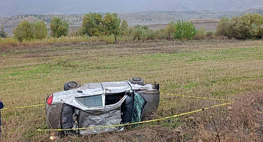 Kontrolden çıkan otomobil şarampole devrildi!