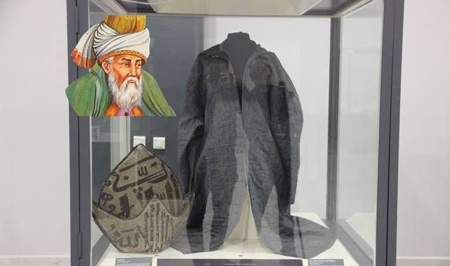 Mevlana'nın hırkası Erzurum'da ziyaretçilerini ağırlıyor