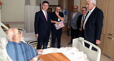 Milletvekili Öz’den hastalara moral ziyareti