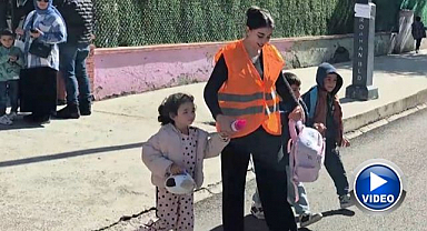 Öğrenci servislerinde yeni güvenlik adımı: Reflektörlü yelek   