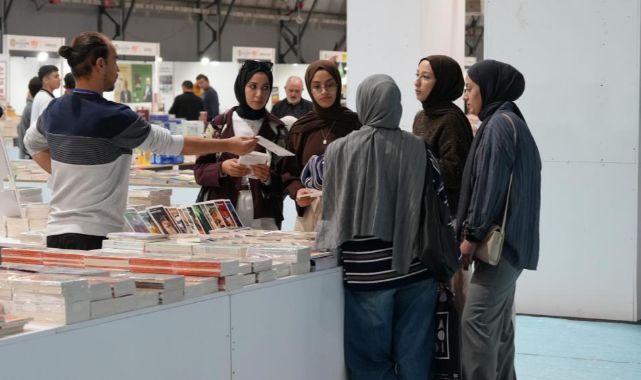 Öğrencilerden Kitap Fuarı'na ziyaret