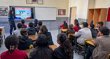 Öğrencilere trafik ve güvenli internet eğitimi   