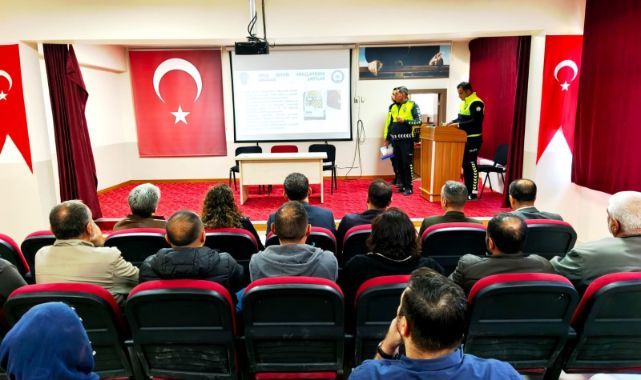 Okul servis şoförlerine trafik güvenliği eğitimi