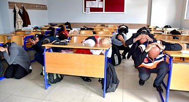 Okullarda eş zamanlı tahliye tatbikatı   