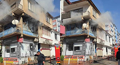 Oyuncak deposunda korkutan yangın!