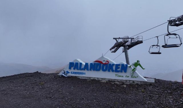 Palandöken’de kar yağışı etkili oluyor