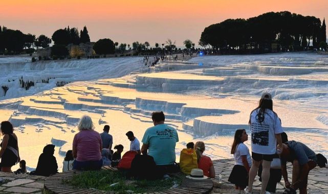 Pamukkale'de Termal Konaklama: Traverten Bölgesi Rehberi