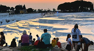 Pamukkale'de Termal Konaklama: Traverten Bölgesi Rehberi