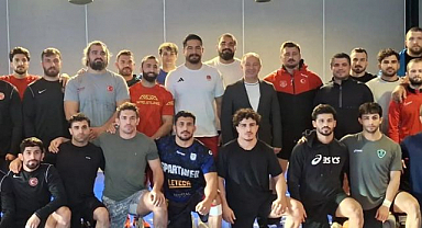 Şampiyon güreşçiler Erzurum’da
