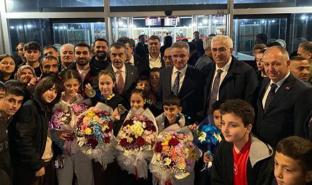 Şampiyonlar baba ocağında!